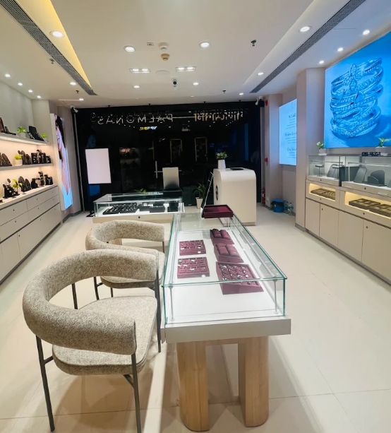 City Centre Mall, Siliguri Palmonas store